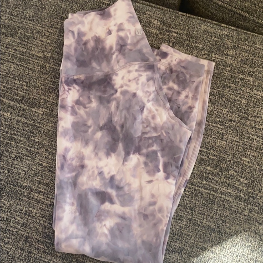 EUC Lululemon Align 25” Diamond Dye sz 6